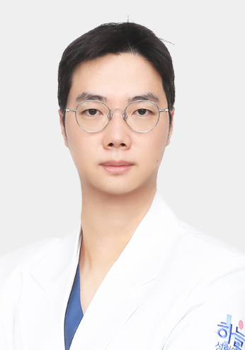 성형외과 전문의 김륙성 Nyuk Seong Kim