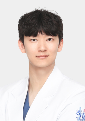 성형외과 전문의 정호윤 Hoyun Jeong
